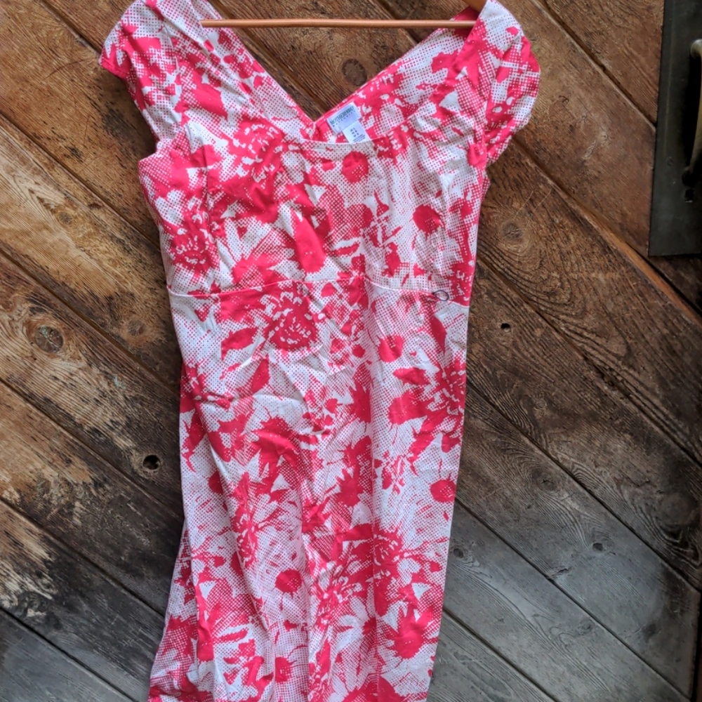 Motherhood Maternity dress Pink & white floral like new maternity dress …